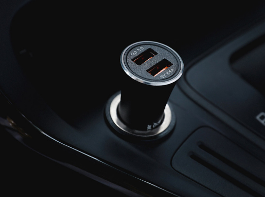 車載充電器一直插在車上不拔行嗎 車載充電器一直插在車上不拔行嗎